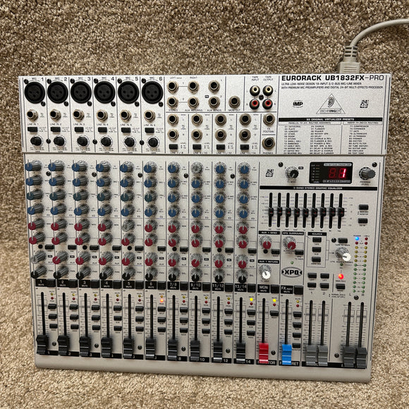Behringer Eurorack UB1832FX-PRO 14 Channel Mixer with Effects