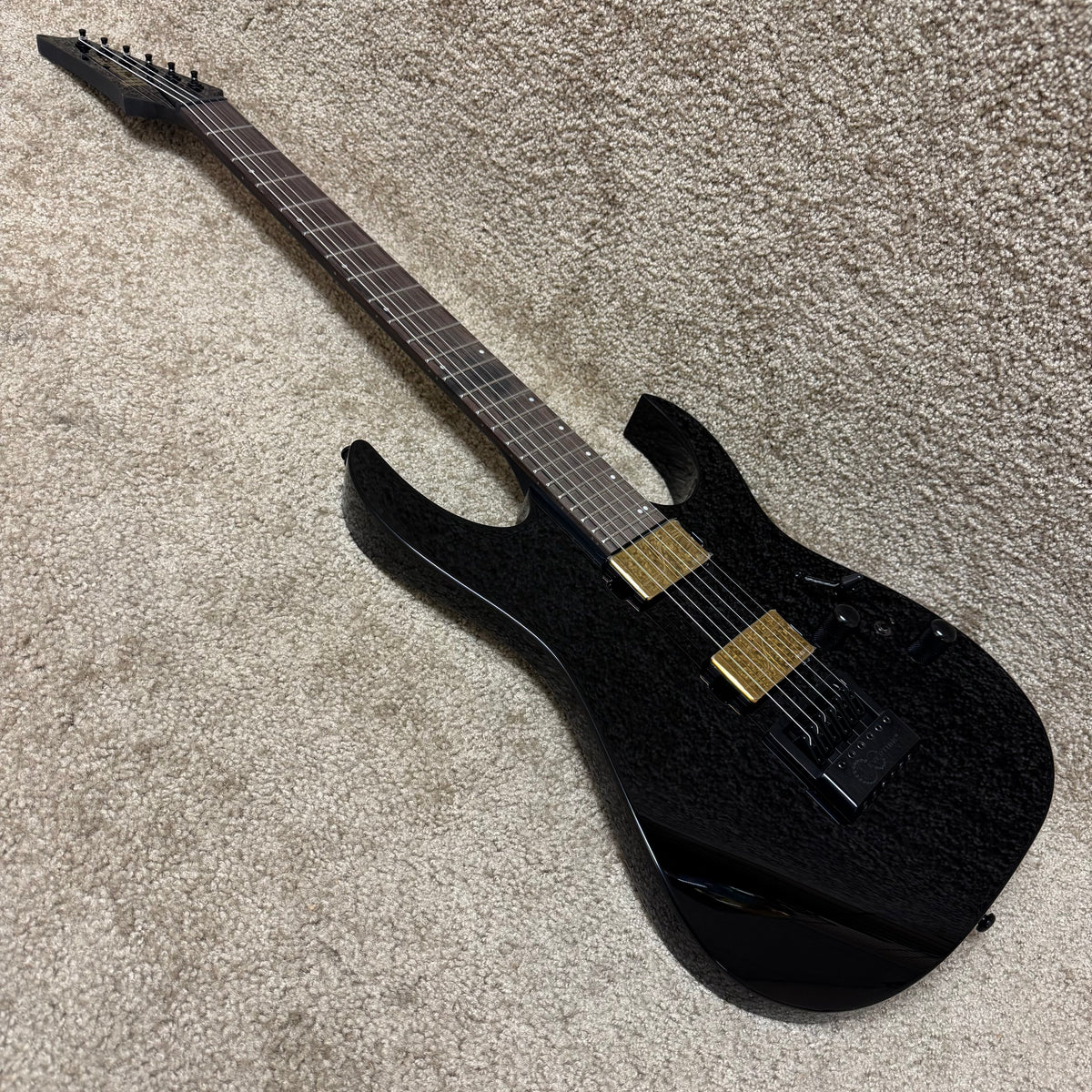 Ibanez Universe ブラックエレキギター Ibanez RGR52ET-BK Axe Design Black / Gold – Mountain Music