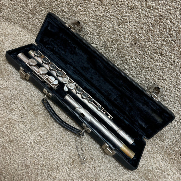 Gemeinhardt 22SP Flute w/case