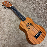 Amahi UK135S Mahogany Soprano Ukulele Hippo Sunset w/ Bag