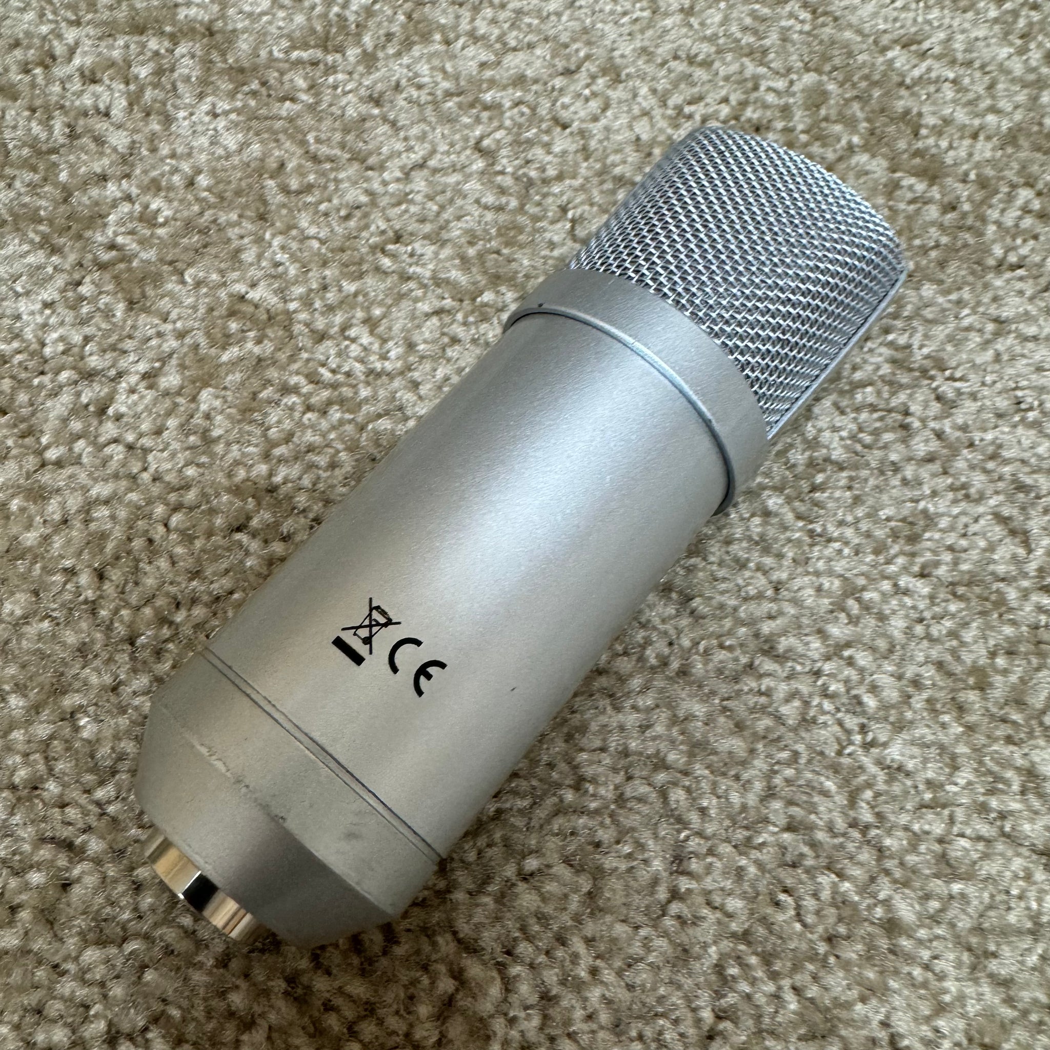 Focusrite iTrack Studio CM25S Condenser Mic – Mountain Music