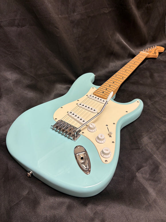Squier Standard Stratocaster Maple Fingerboard Daphne Blue