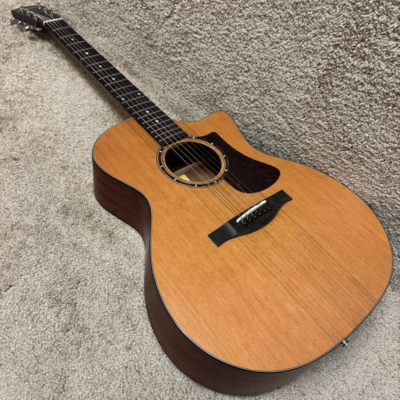 Eastman AC122-2CE Solid Cedar Top Cutaway Electric