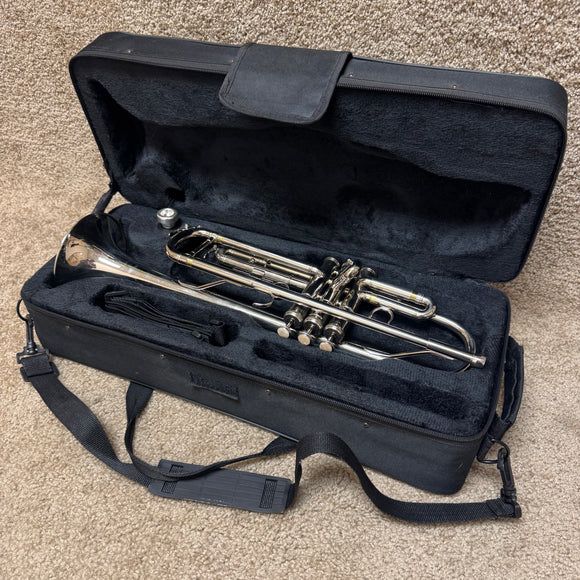 Unlabeled Silver Trumpet w/ Case & Mouthpiece