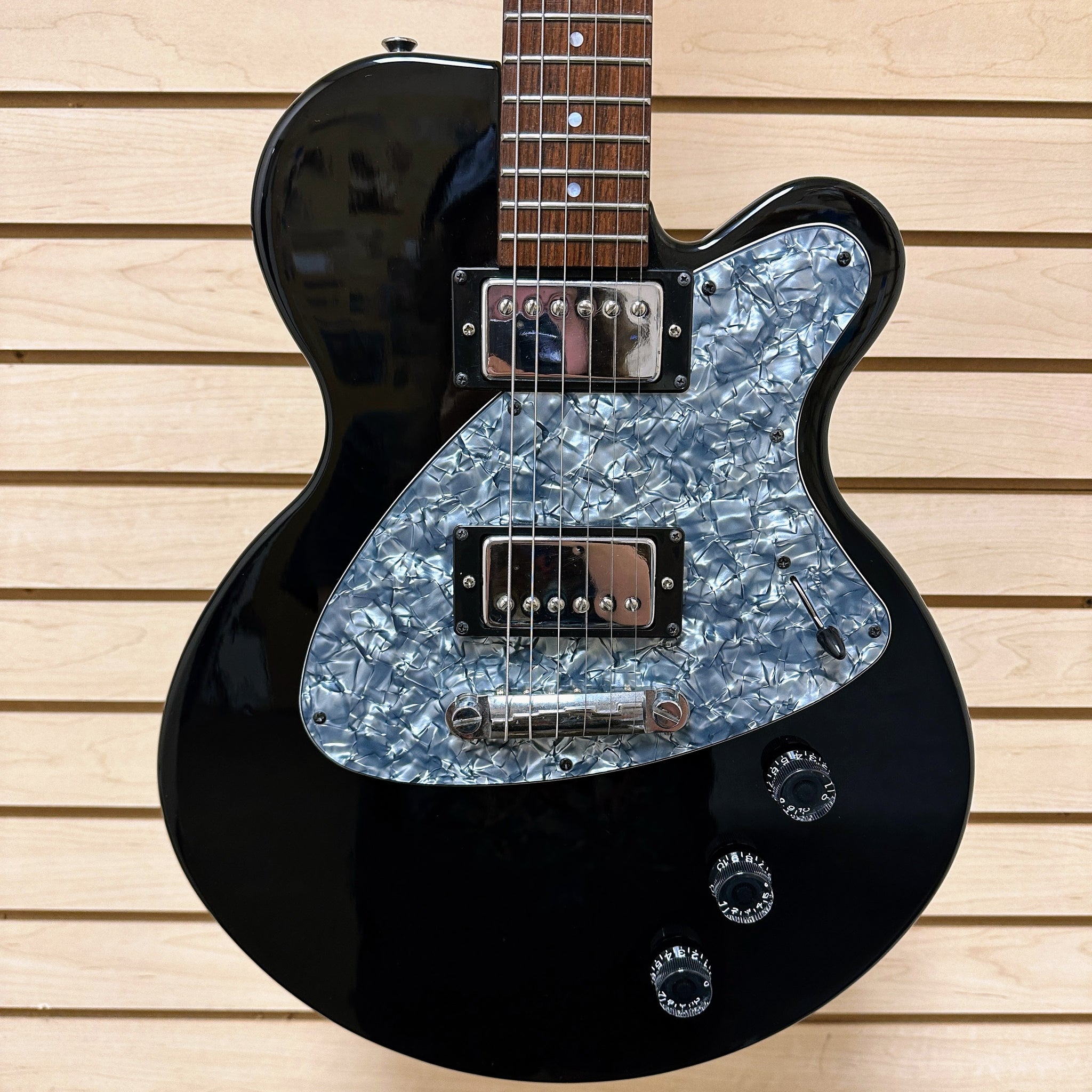 Yamaha AES500 Electric Guitar Black Mountain Music