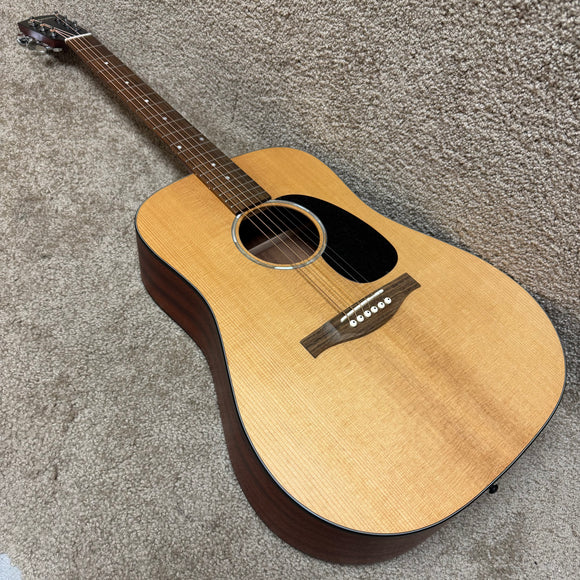 Eastman PCH1-D Natural Dreadnought w/ Gig Bag