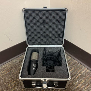 AKG P220 Large Diaphragm Condenser Mic w/ Case & Shock Mount
