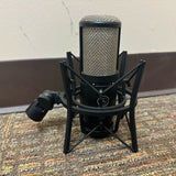 AKG P220 Large Diaphragm Condenser Mic w/ Case & Shock Mount