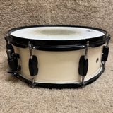 Pearl Forum Snare Drum Off White w/ Black Hardware 14x5.5"